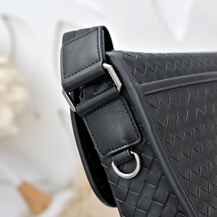 BV Latest Men's Crossbody Bag Premium Leather, Elegant Design