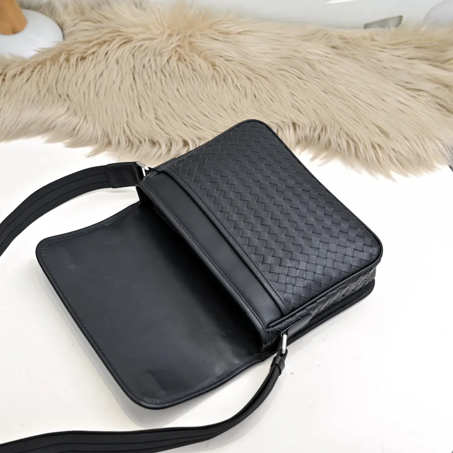 BV Latest Men's Crossbody Bag Premium Leather, Elegant Design