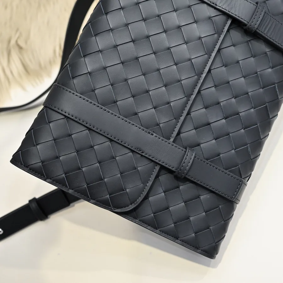 BV Latest Men's Crossbody Bag Premium Quality