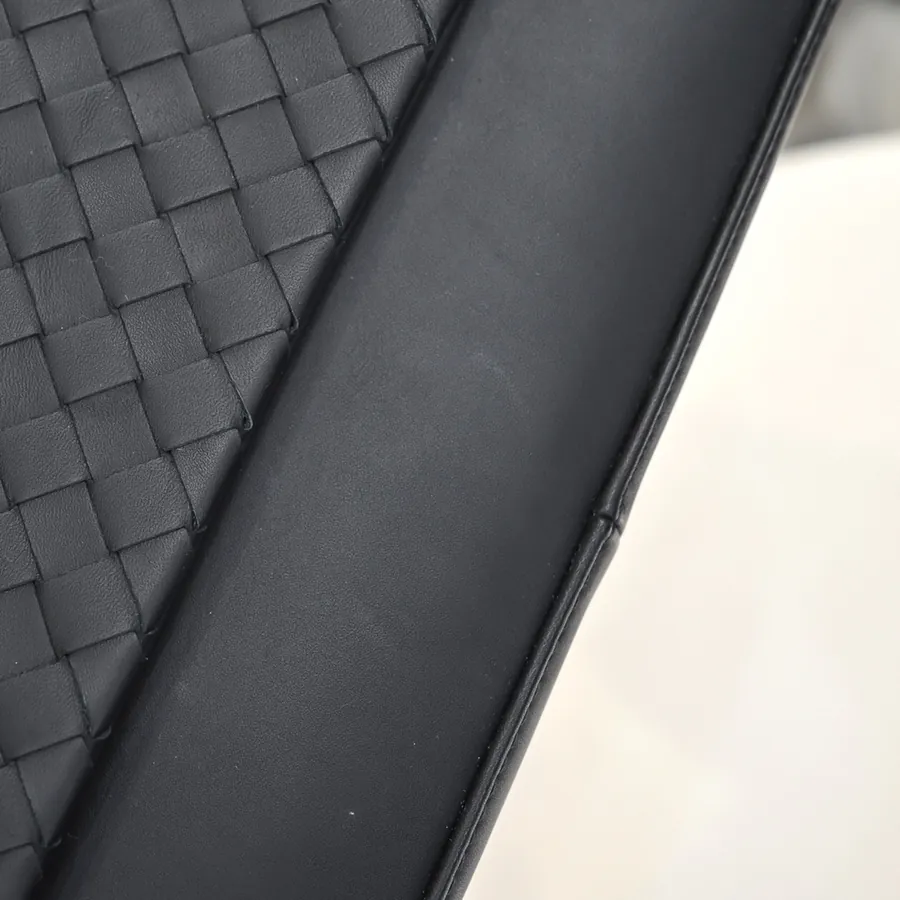 BV Latest Men's Woven Messenger Bag