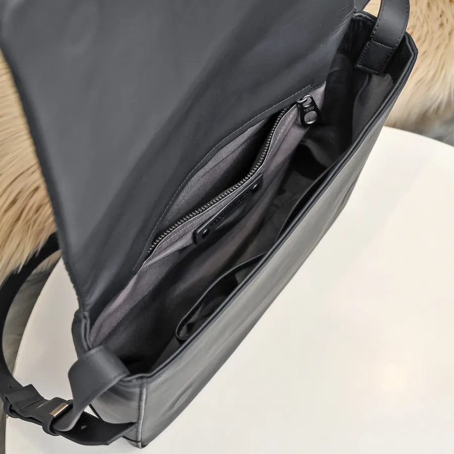BV Latest Men's Woven Messenger Bag