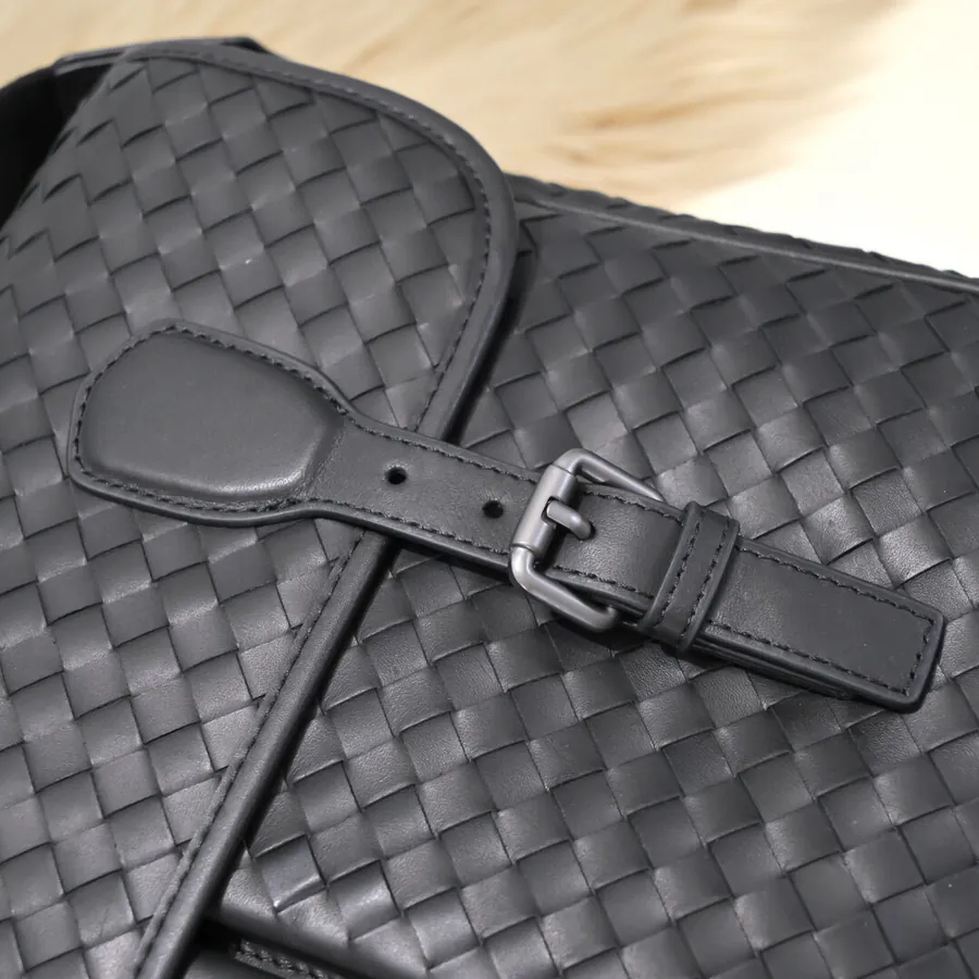 BV Latest Men's Crossbody Bag Premium Quality