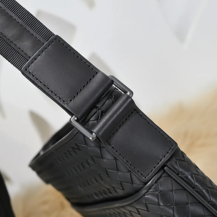 BV Latest Men's Crossbody Bag Premium Quality