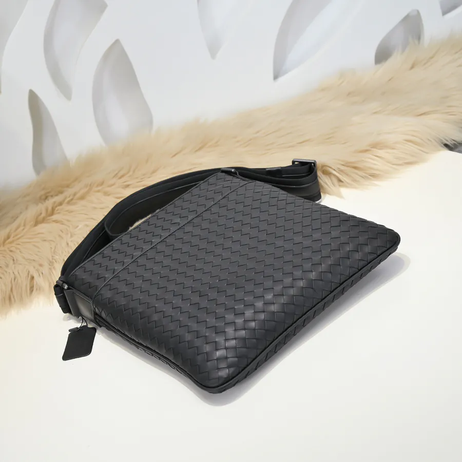 BV Latest Men's Crossbody Bag Premium Quality