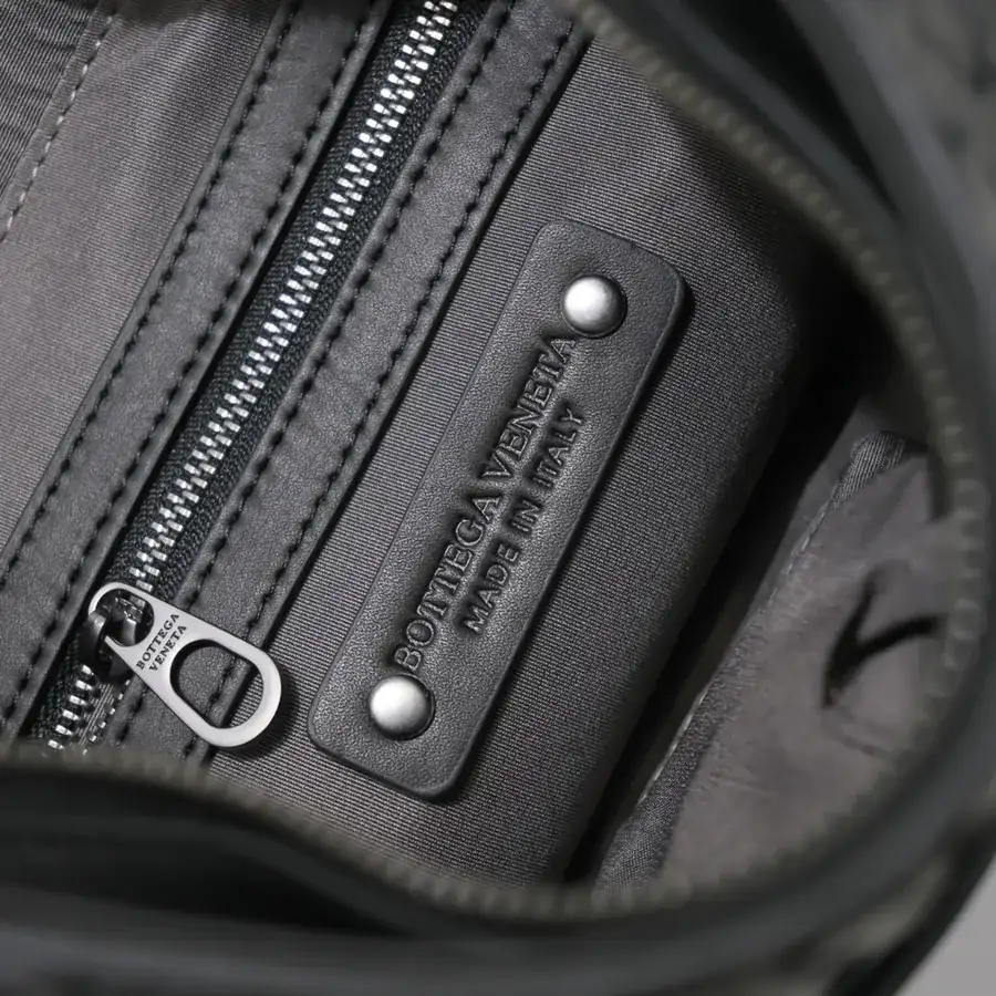 BV Latest Men's Crossbody Bag Premium Quality