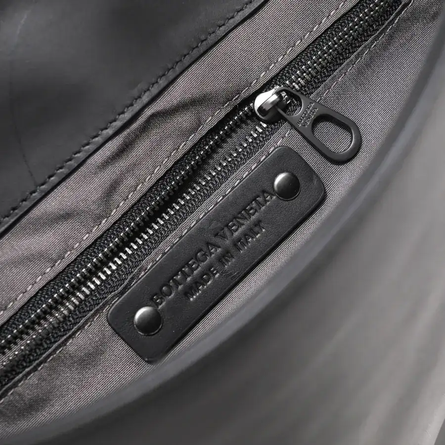BV Latest Men's Crossbody Bag Premium Quality