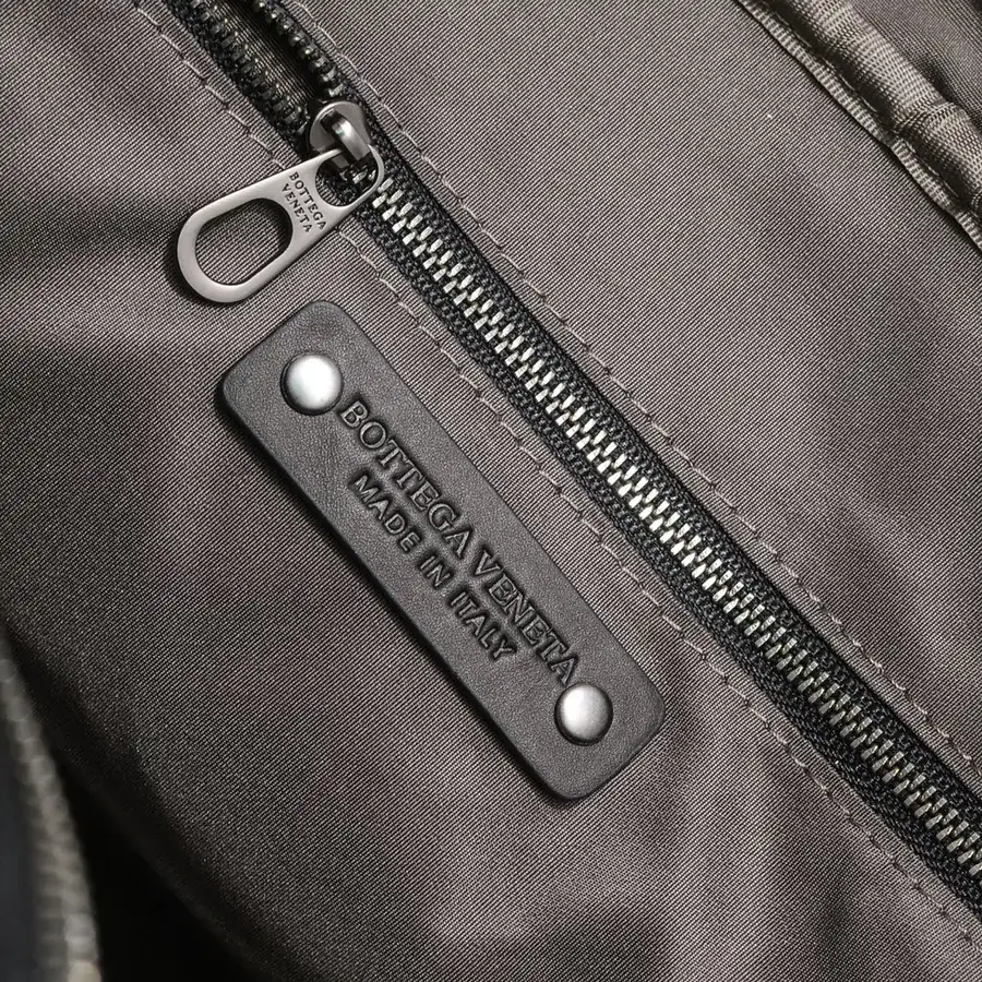 BV Latest Men's Crossbody Bag Premium Quality