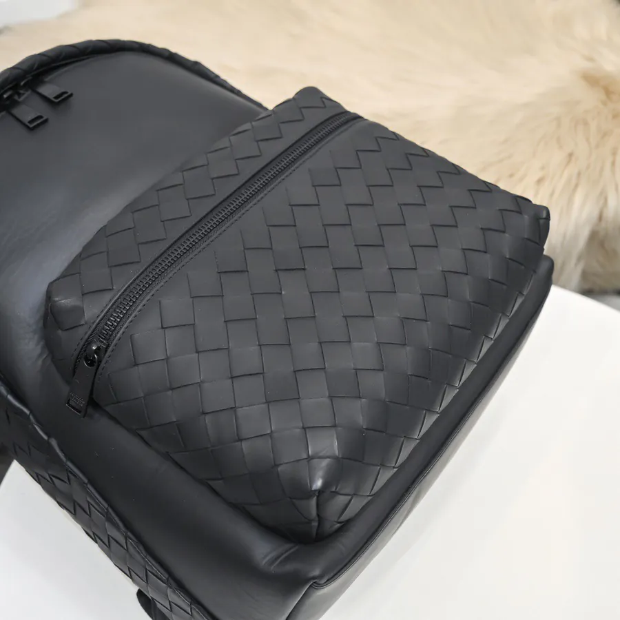 BV Latest Men's Backpack Premium Leather, Elegant Design
