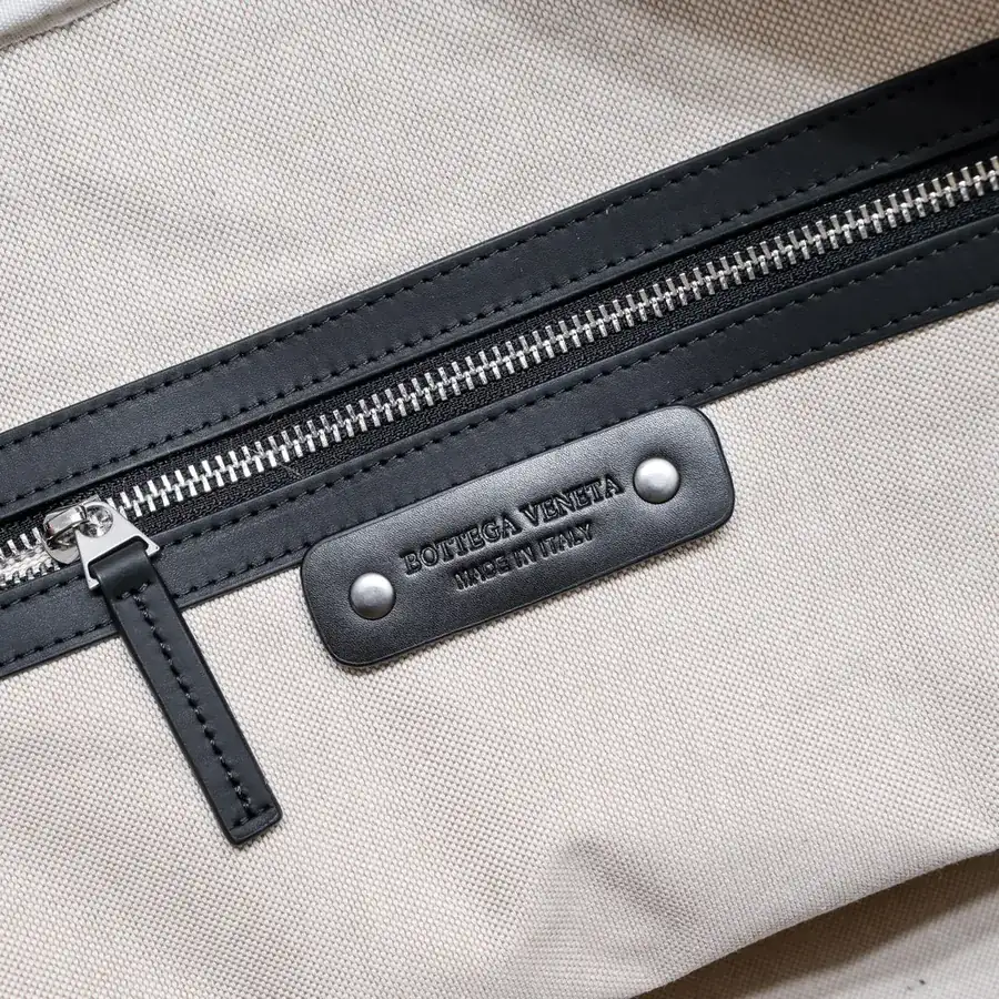 BV Latest Men's Travel Tote Premium Quality
