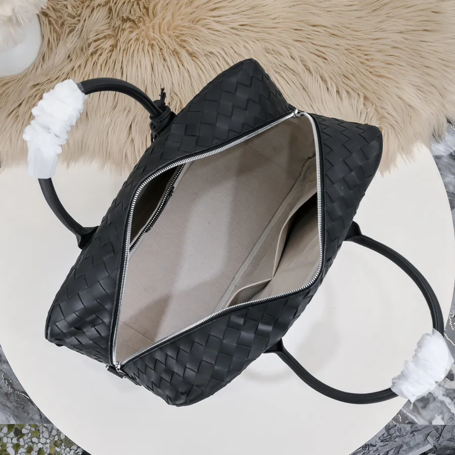 BV Latest Men's Travel Tote Premium Quality