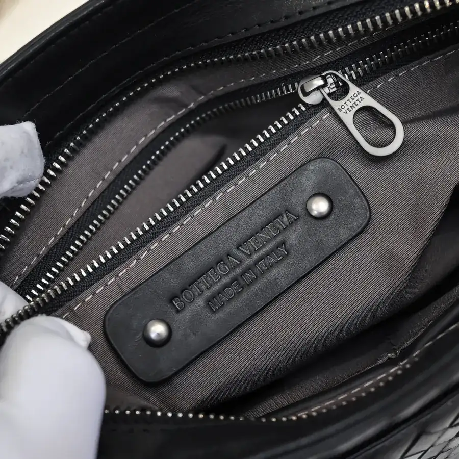 BV Latest Men's Briefcase Premium Leather, Elegant Design