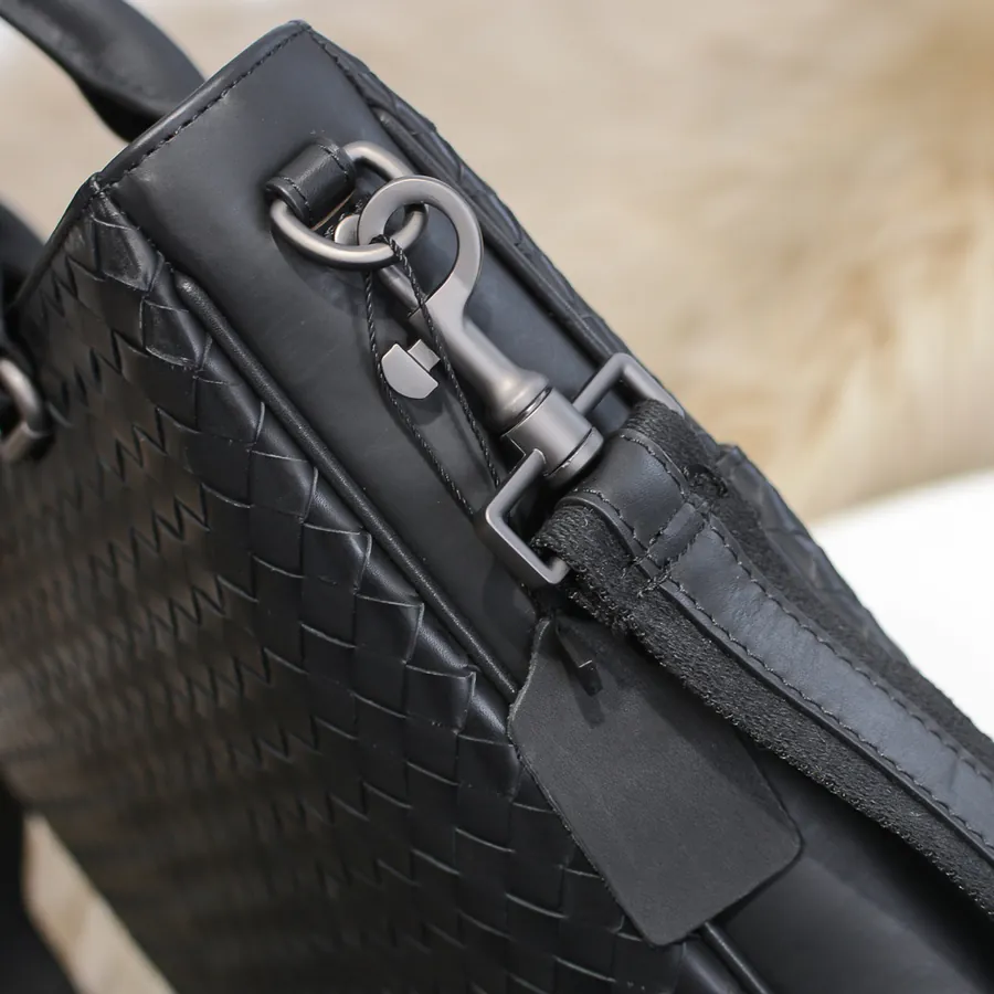 BV New Mens Crossbody Bag Premium Leather, Elegant Design