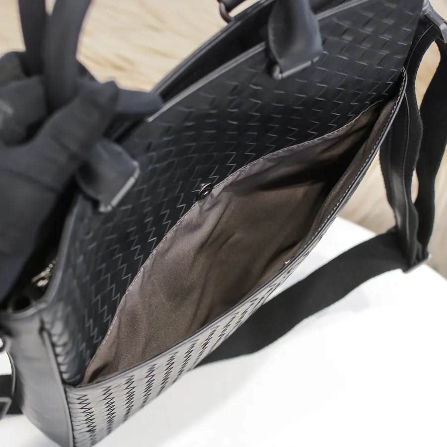 BV New Mens Crossbody Bag Premium Leather, Elegant Design
