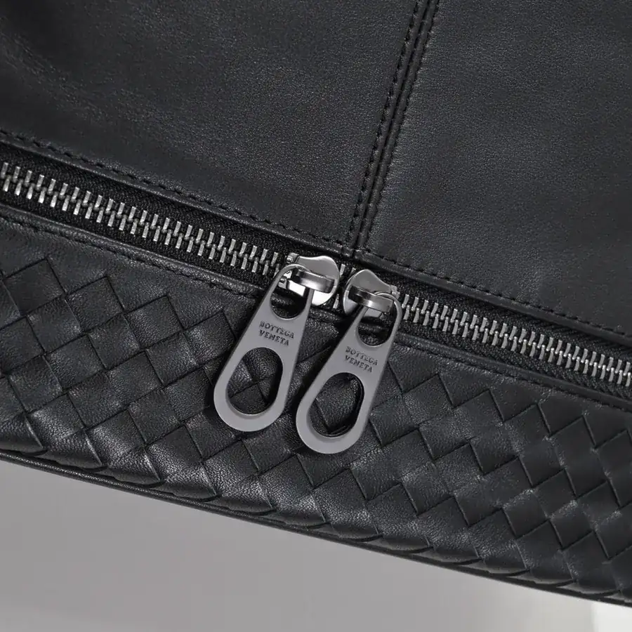 BV Latest Men's Briefcase Premium Leather, Elegant Design
