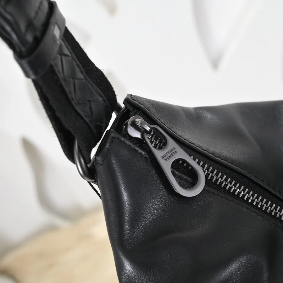 BV Latest Men's Briefcase Premium Leather, Elegant Design