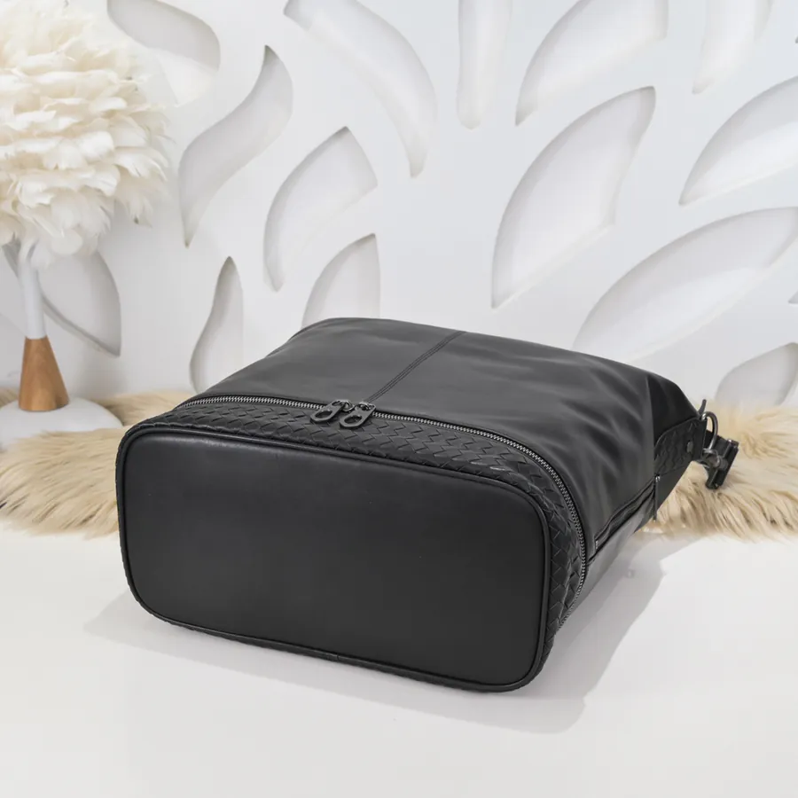 BV Latest Men's Briefcase Premium Leather, Elegant Design