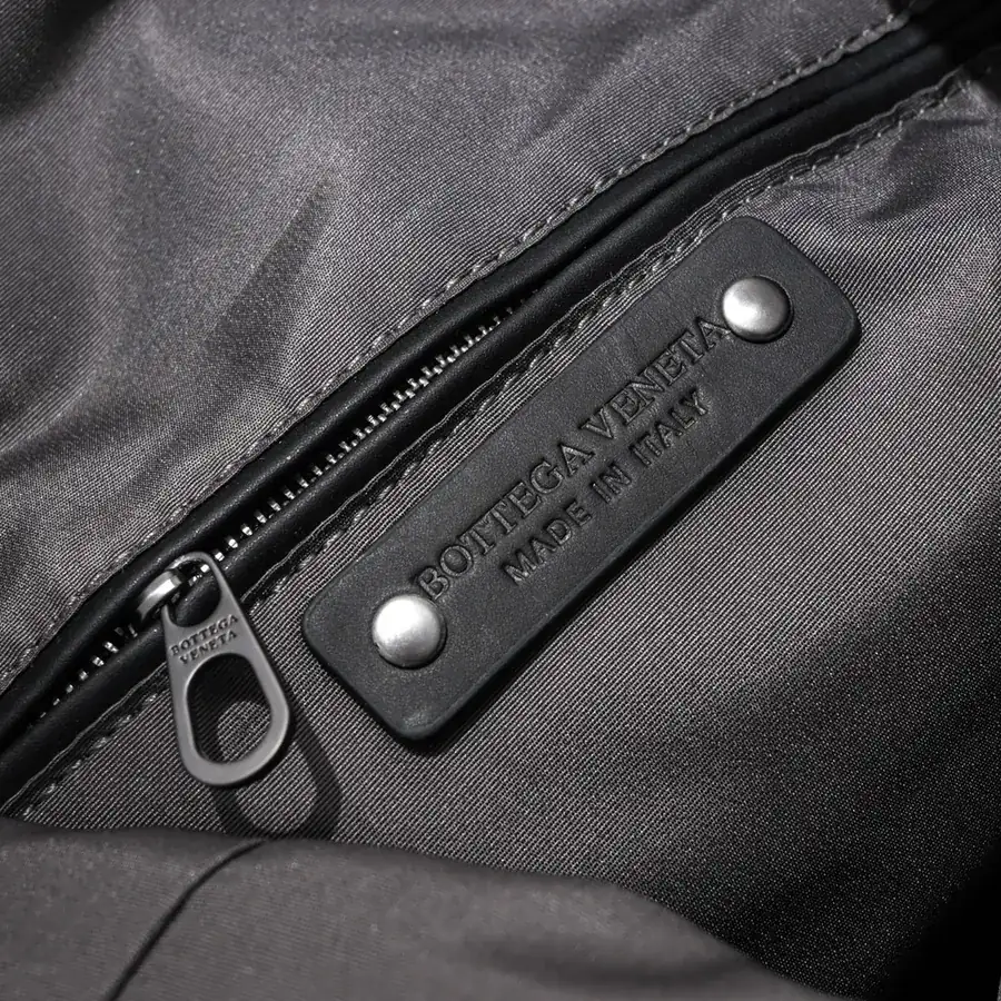 BV Latest Men's Briefcase Premium Leather, Elegant Design