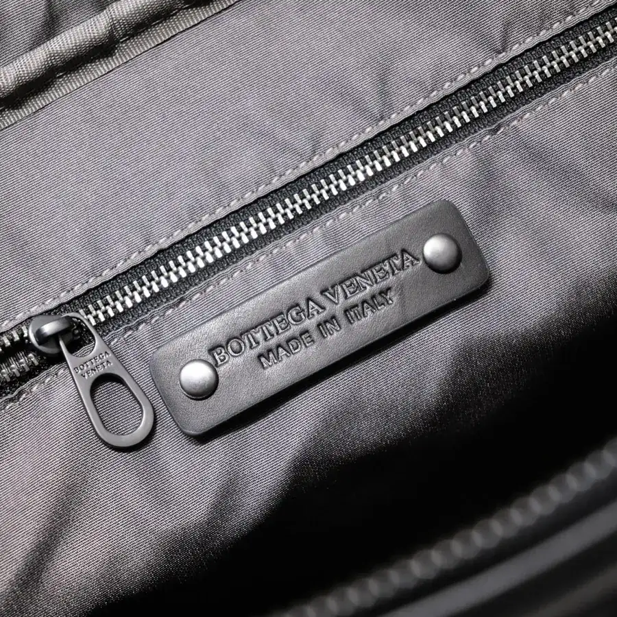 BV Latest Men's Briefcase Premium Leather, Elegant Design
