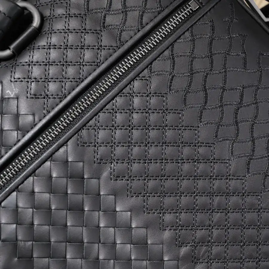 BV Latest Men's Briefcase Premium Leather, Elegant Design