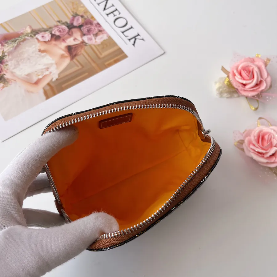 Vendome Pouch Mini Shell Shape Evening Bag