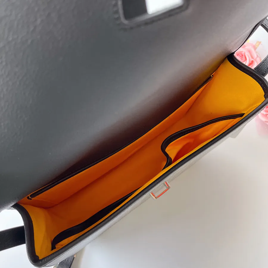 Belvédère Satchel Classic Minimalist Design