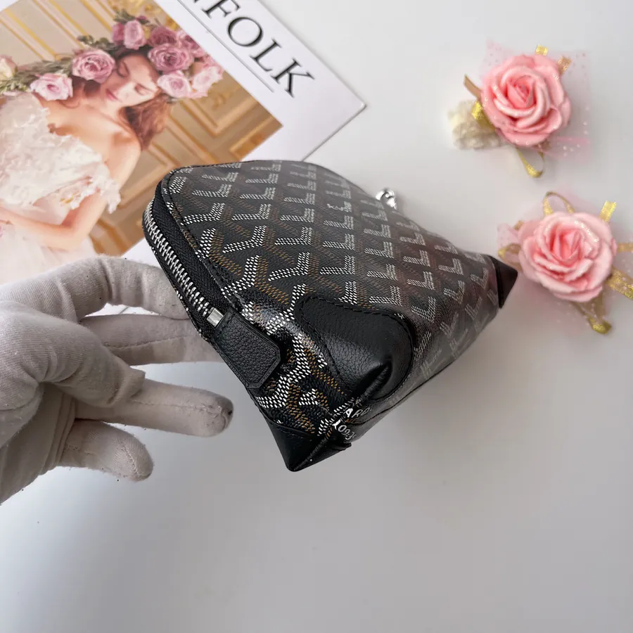 Mini Shell Shape Vendome Pouch Soft and Stylish Cosmetic Bag