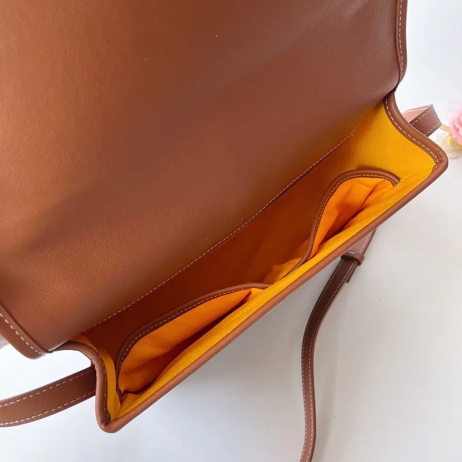 Belvédère Satchel Classic Minimalist Design