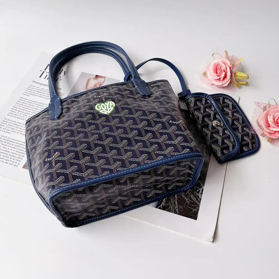 P 200 Mini Shopping Bag Dog Tooth Design, Trendy & Versatile