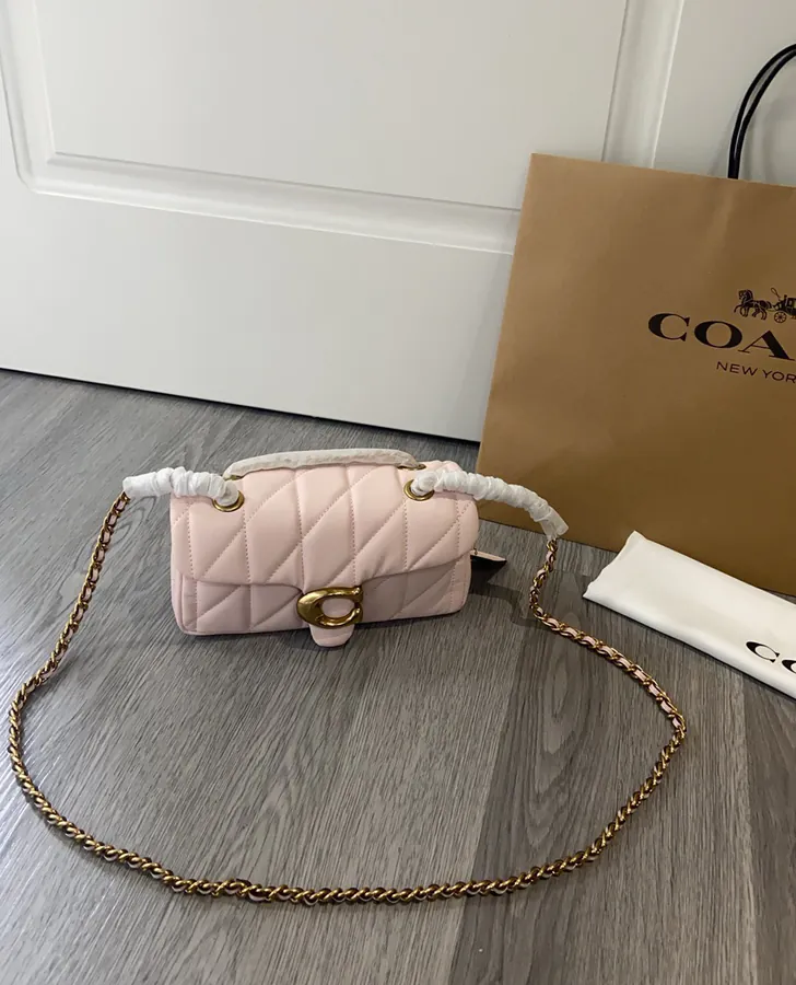209 Quilting Tabby Bucket Bag with Chain Details