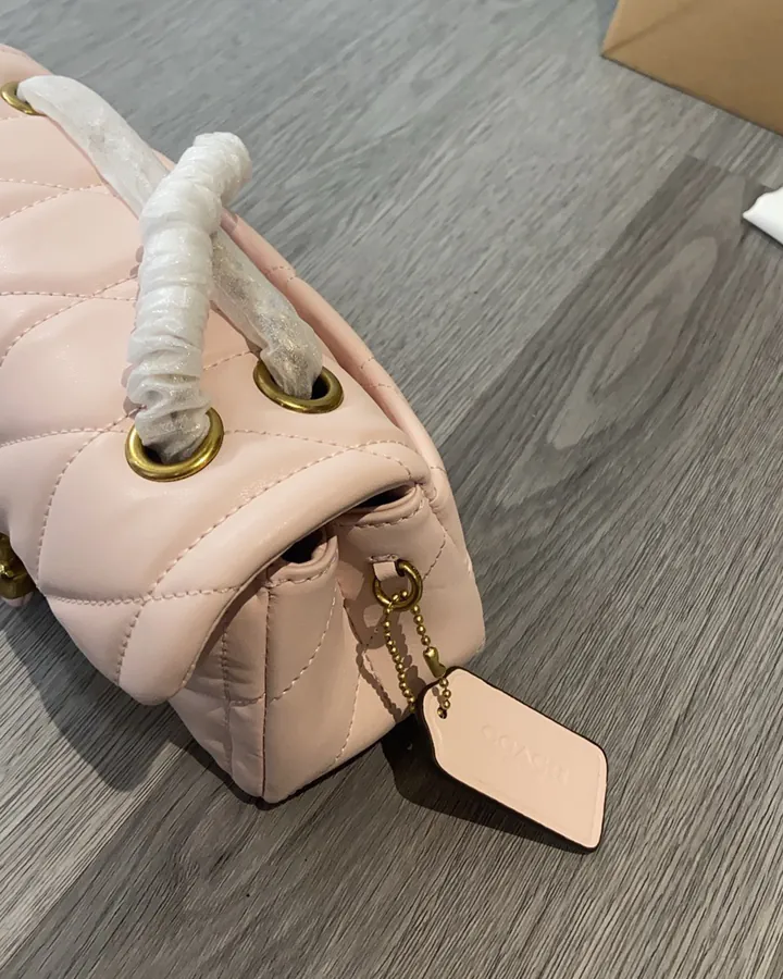 209 Quilting Tabby Bucket Bag with Chain Details