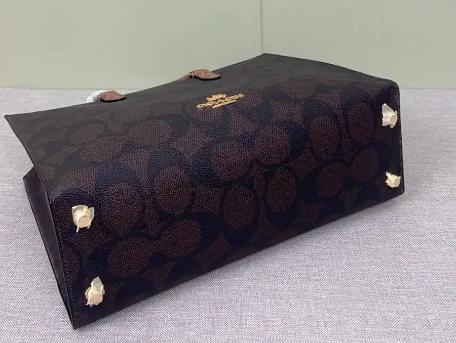 Maggie Tote by CY677 Sleek Design, Versatile Style