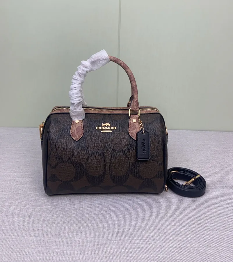 Brynn Classic Pillow Bag Boston with Stylish Design