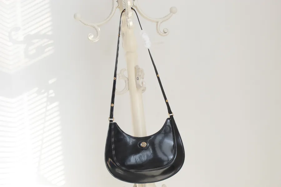 Tory Burch New Crescent Tote Robinson Series