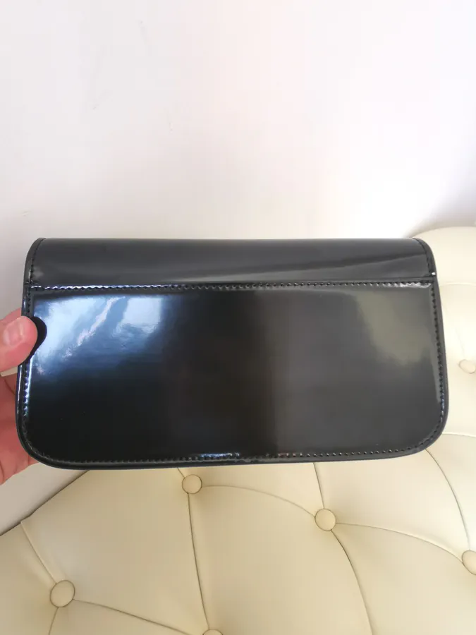 Tory Burch Robinson Bucket Bag in Black