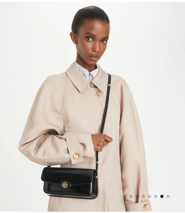 Tory Burch Robinson Bucket Bag in Black