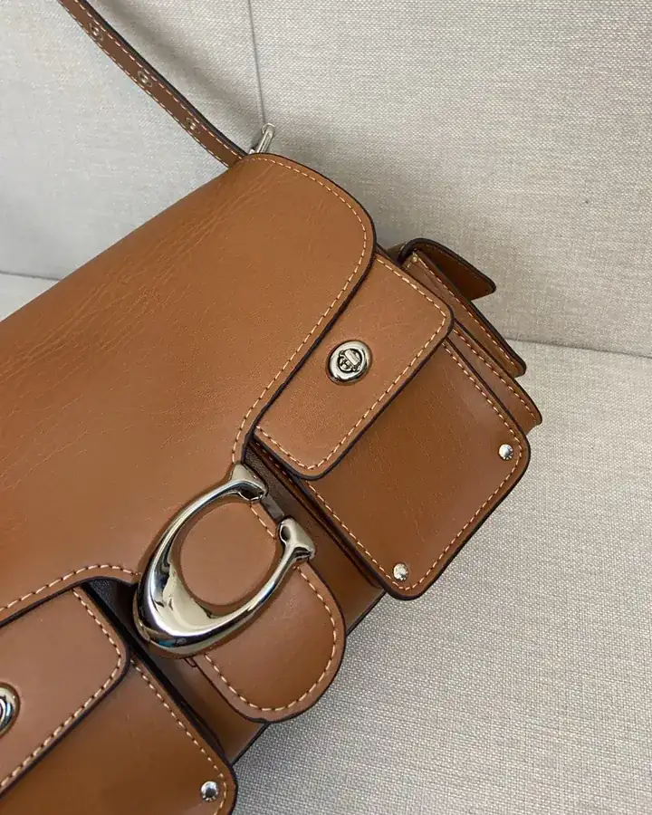 Coach Cargo Soft Tabby Neutral Style