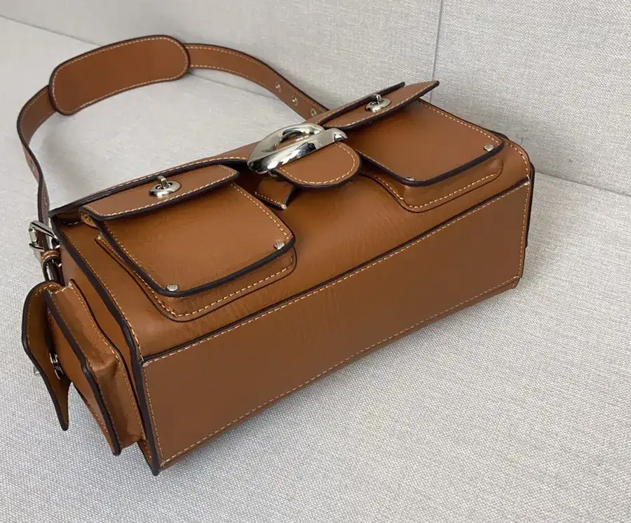 Coach Cargo Soft Tabby Neutral Style
