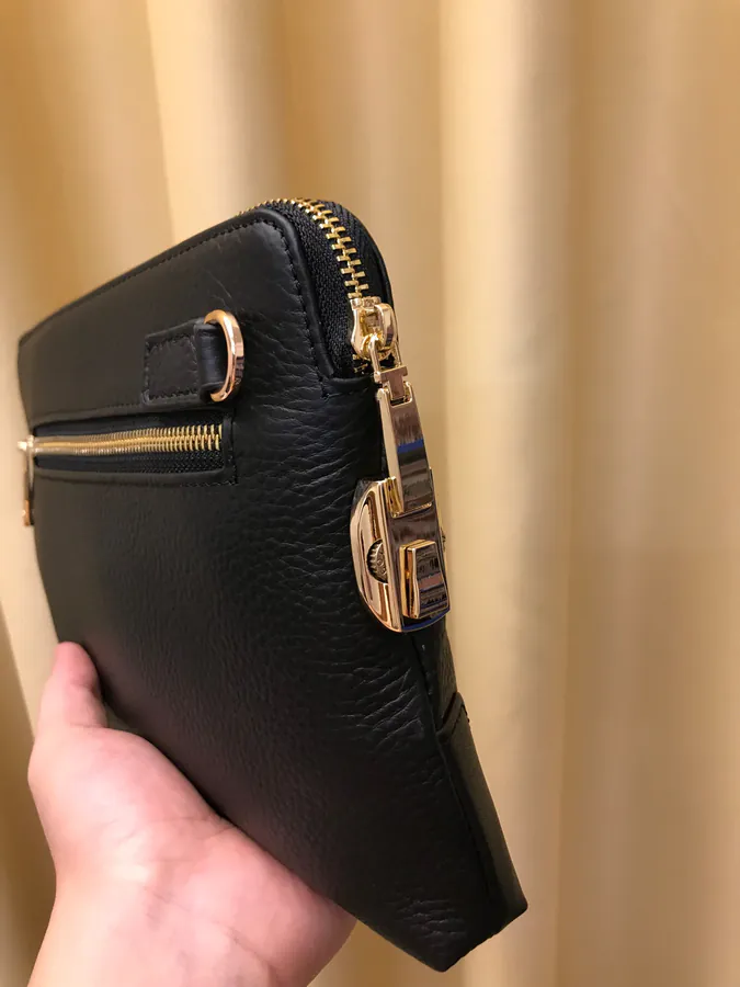 2021 V Brand New Handbag, Italian Top Grain Calfskin, Stylish and Practical