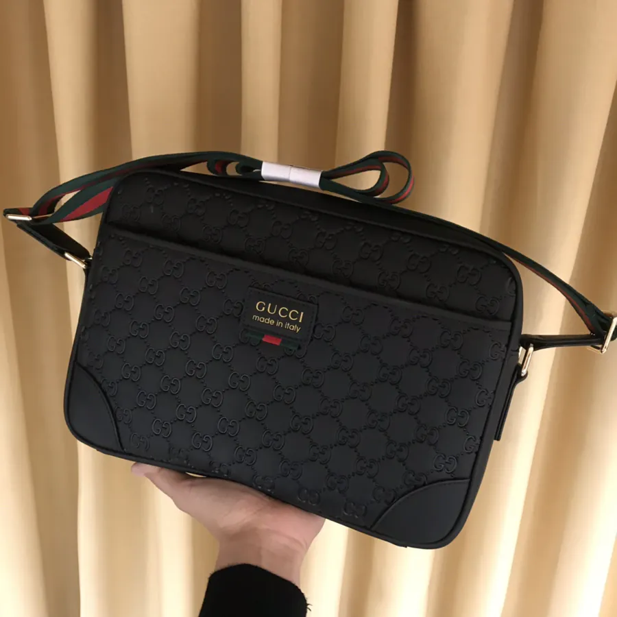 P240 Wallet Premium Italian Calfskin, Brand Logo Steel Hardware