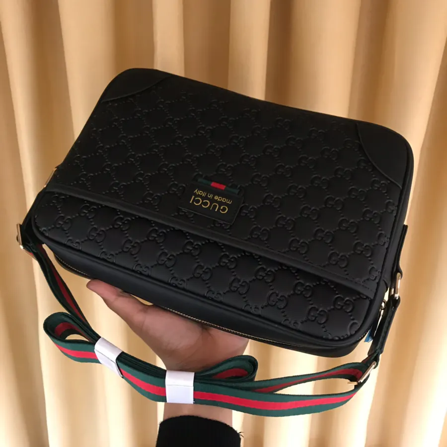 P240 Wallet Premium Italian Calfskin, Brand Logo Steel Hardware