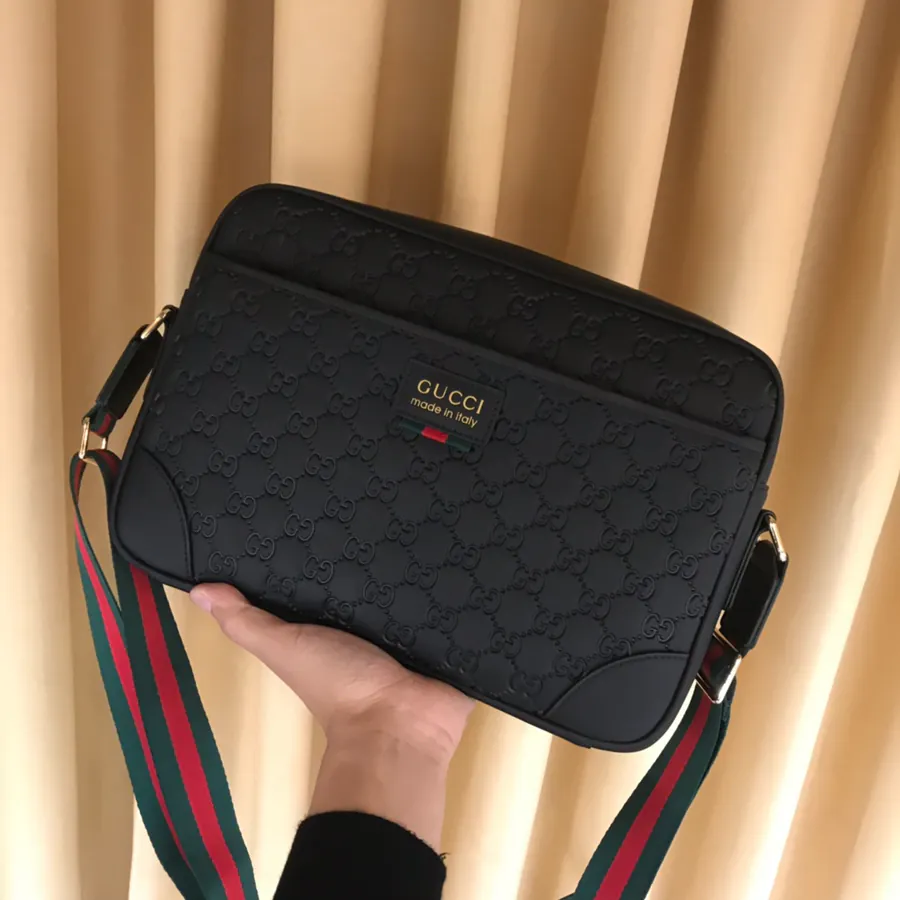 P240 Wallet Premium Italian Calfskin, Brand Logo Steel Hardware