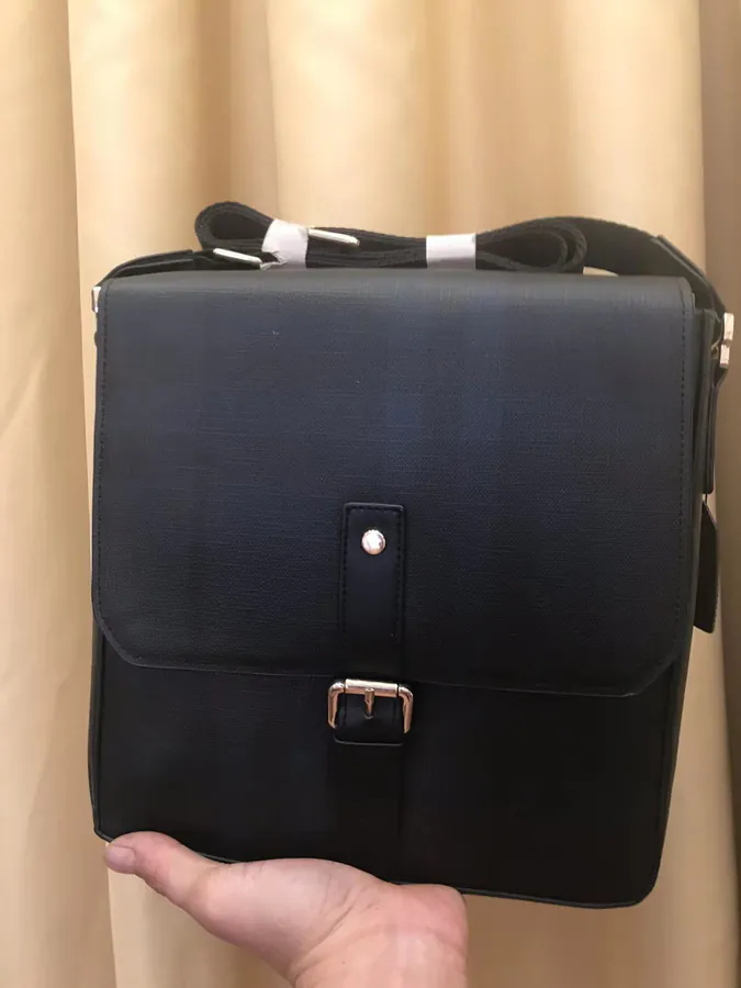B Family 2022 New Crossbody Bag, Medium Size, Elegant and Practical