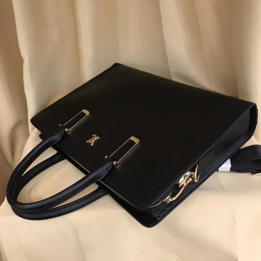 V Briefcase in Grained Calfskin with Detachable Strap