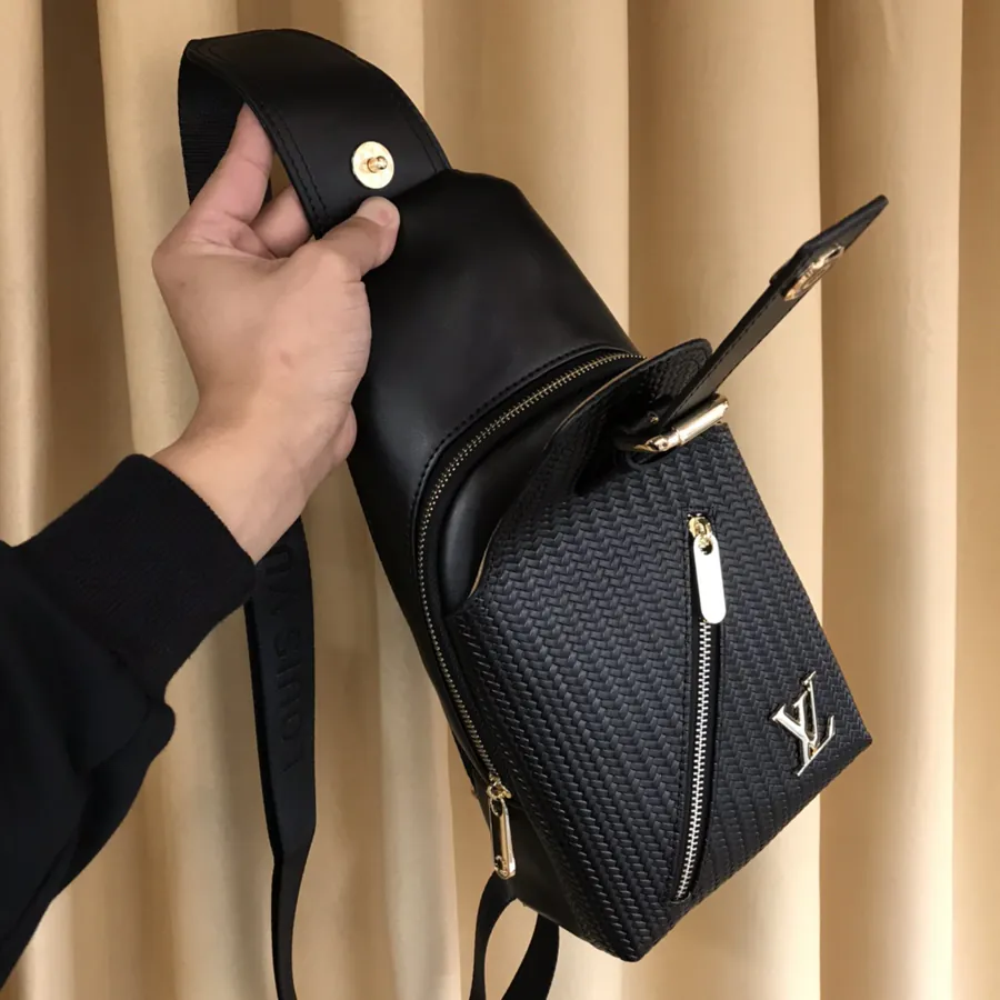 V Style Chest Bag in Black