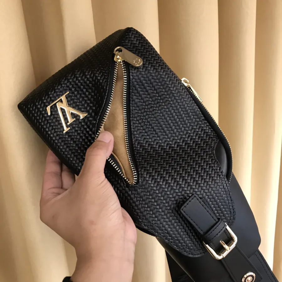V Style Chest Bag in Black