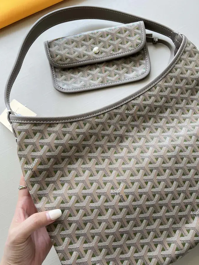 Goyard Hobo in Elegant Style