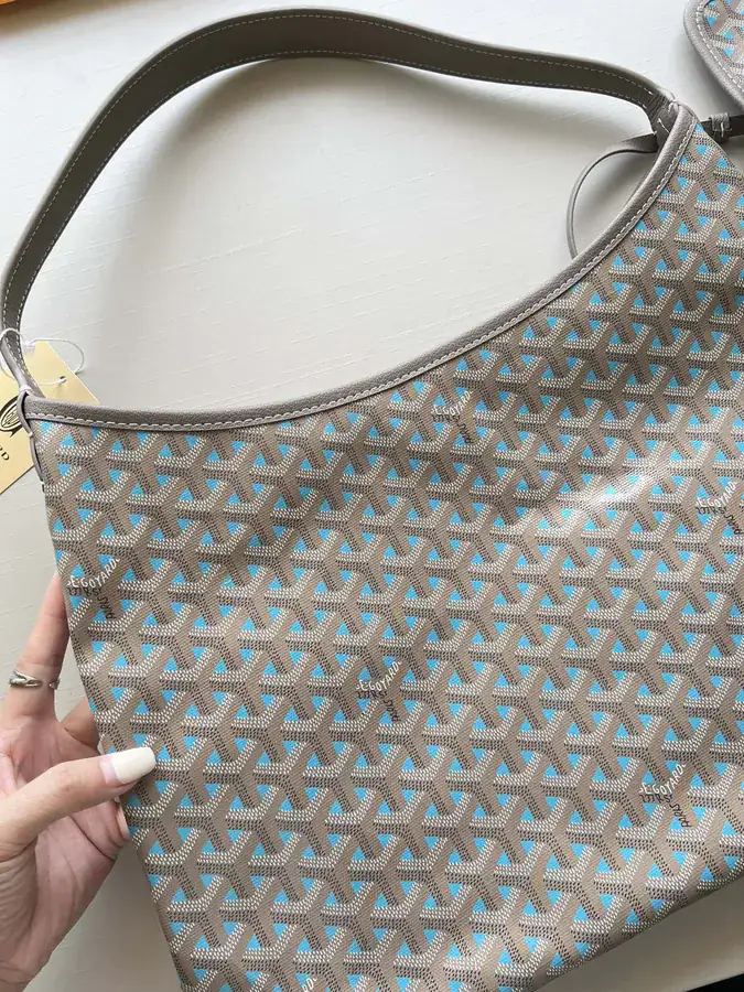 Goyard Hobo Elegant and Casual