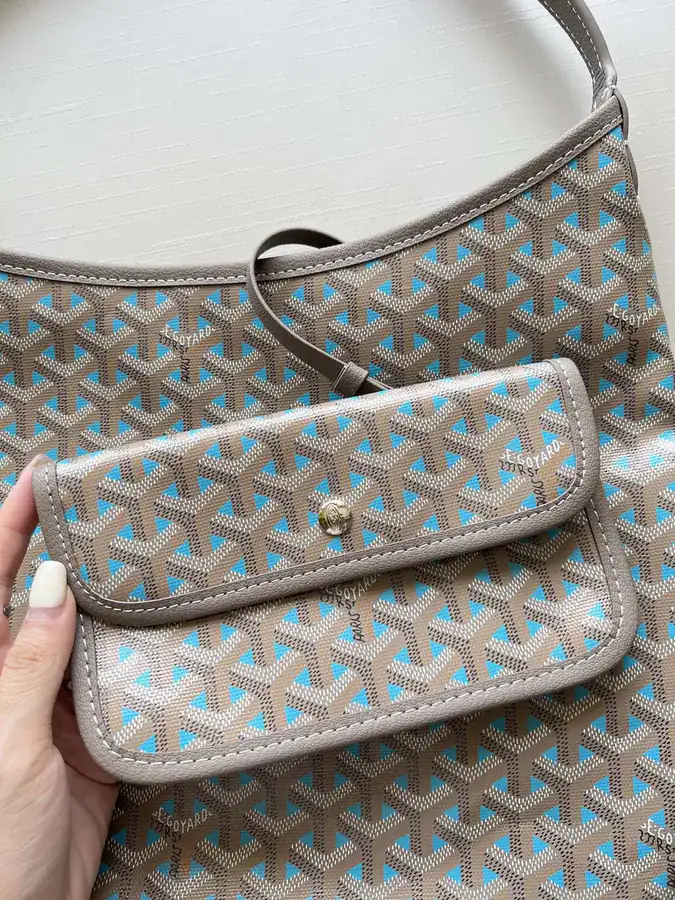 Goyard Hobo Elegant and Casual