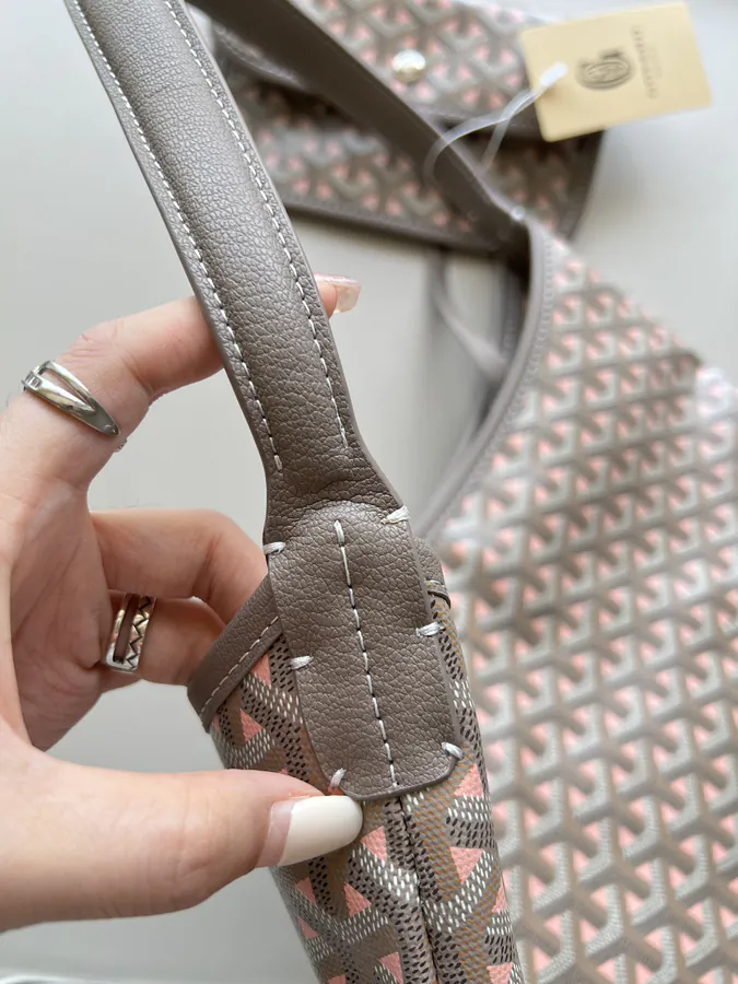 Goyard Hobo Elegant and Casual