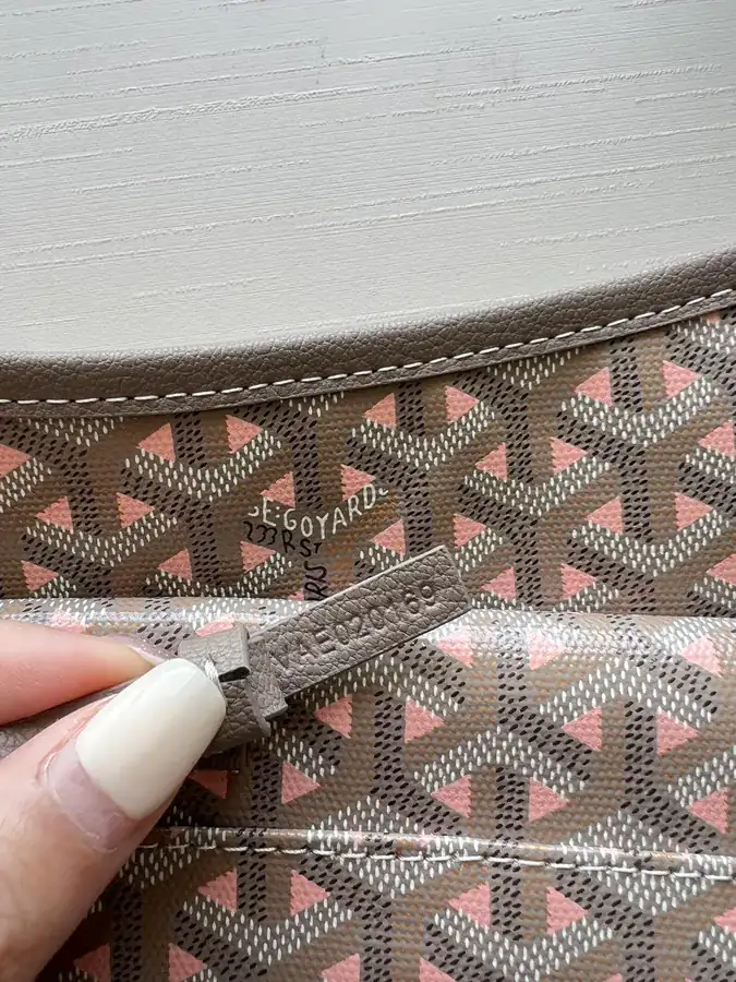 Goyard Hobo Elegant and Casual